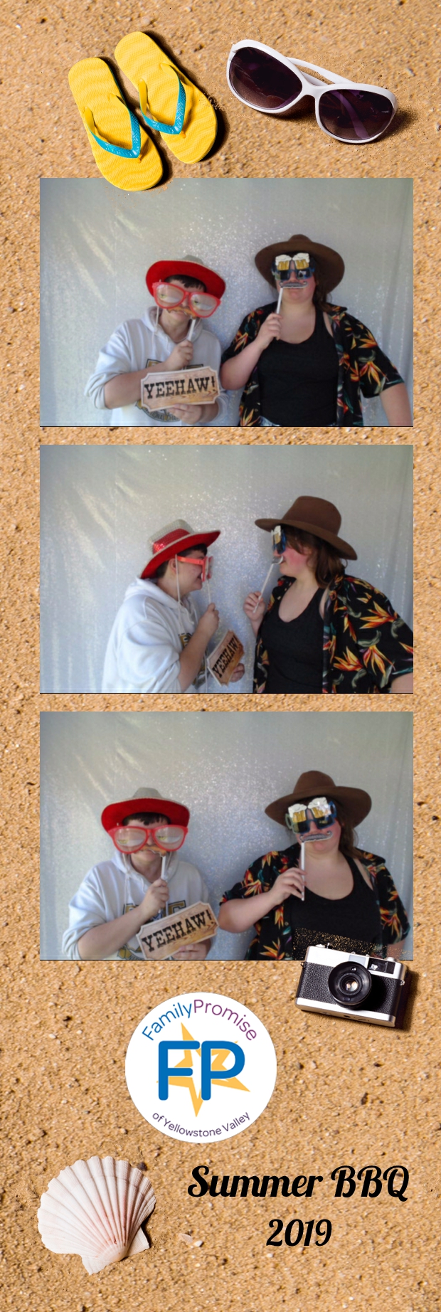 Family BBQ | View more photos from the event at gallery.photoboothbillings.com/u/PhotoBoothBillings/Family-BBQ